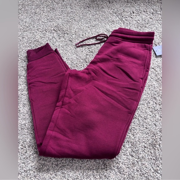 Bottom line ( Amazon) - Woman’s  burgundy Joggers size small - Picture 2 of 9
